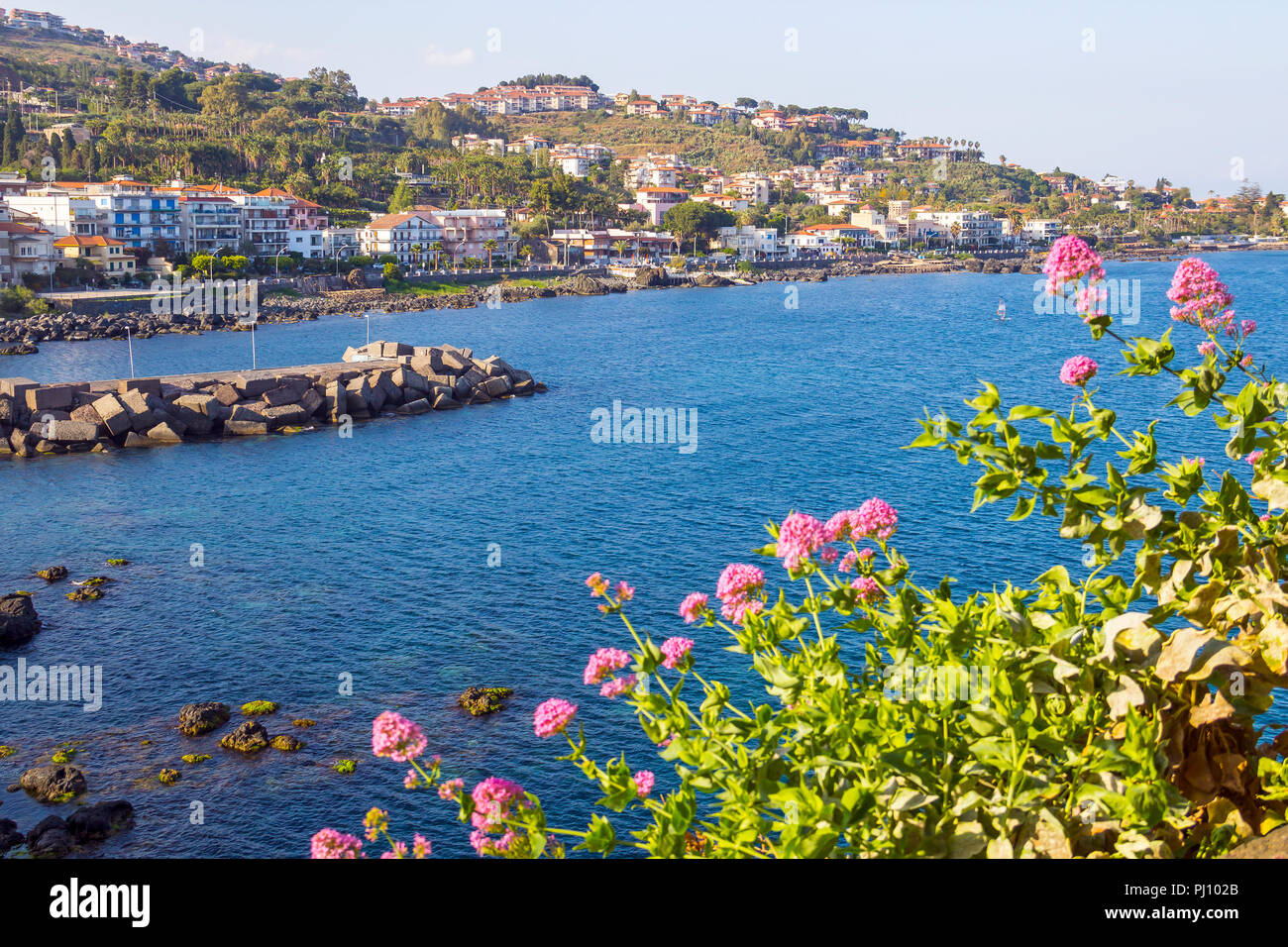 Costa del Mare di Aci Castello Village vicino a Catania, Sicilia, Italia Foto Stock