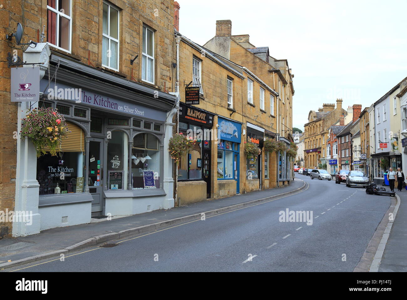 Strada principale nella città di Ilminster, Somerset Foto Stock