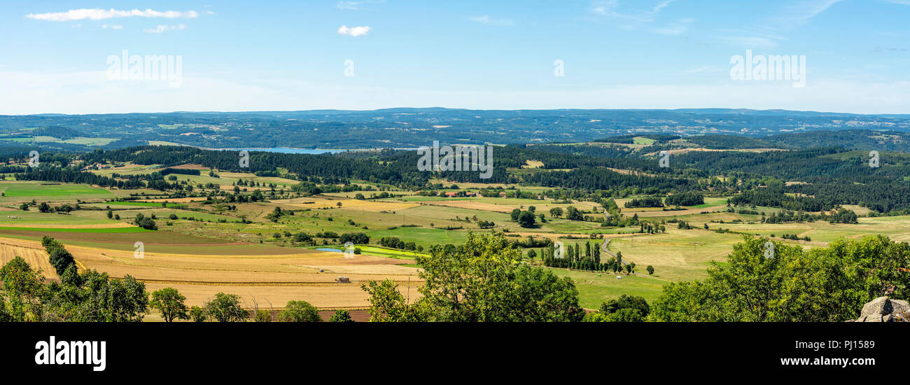 Valle di Allier vicino a Pradelles, Stevenson sentiero, vista sul lago Naussac, alta Loira, Auvergne Rodano Alpi, Francia Foto Stock