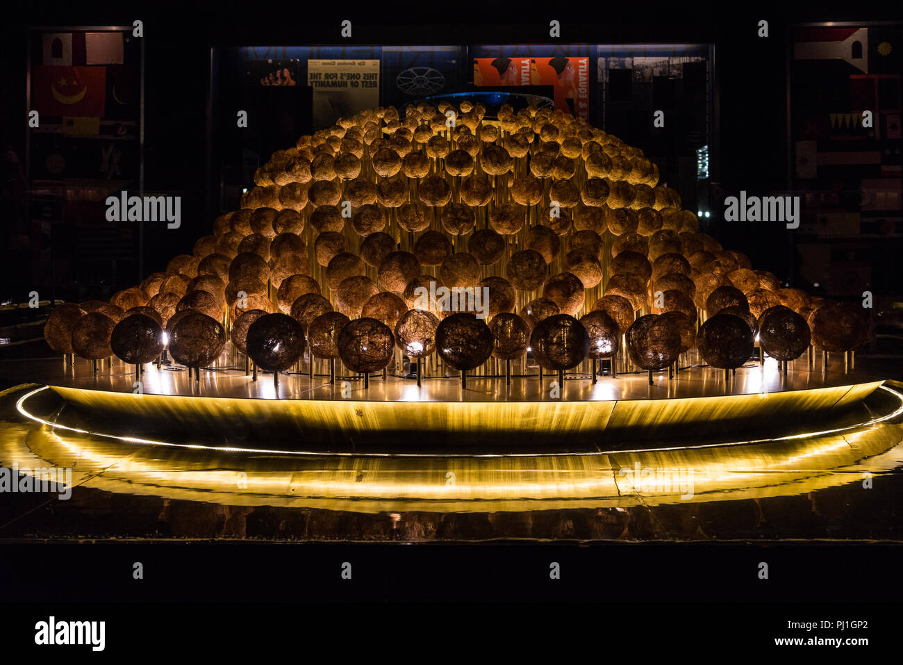 Display di arte presso l'Aeroporto Internazionale di Soekarno-Hatta, Jakarta, Indonesia. Foto Stock