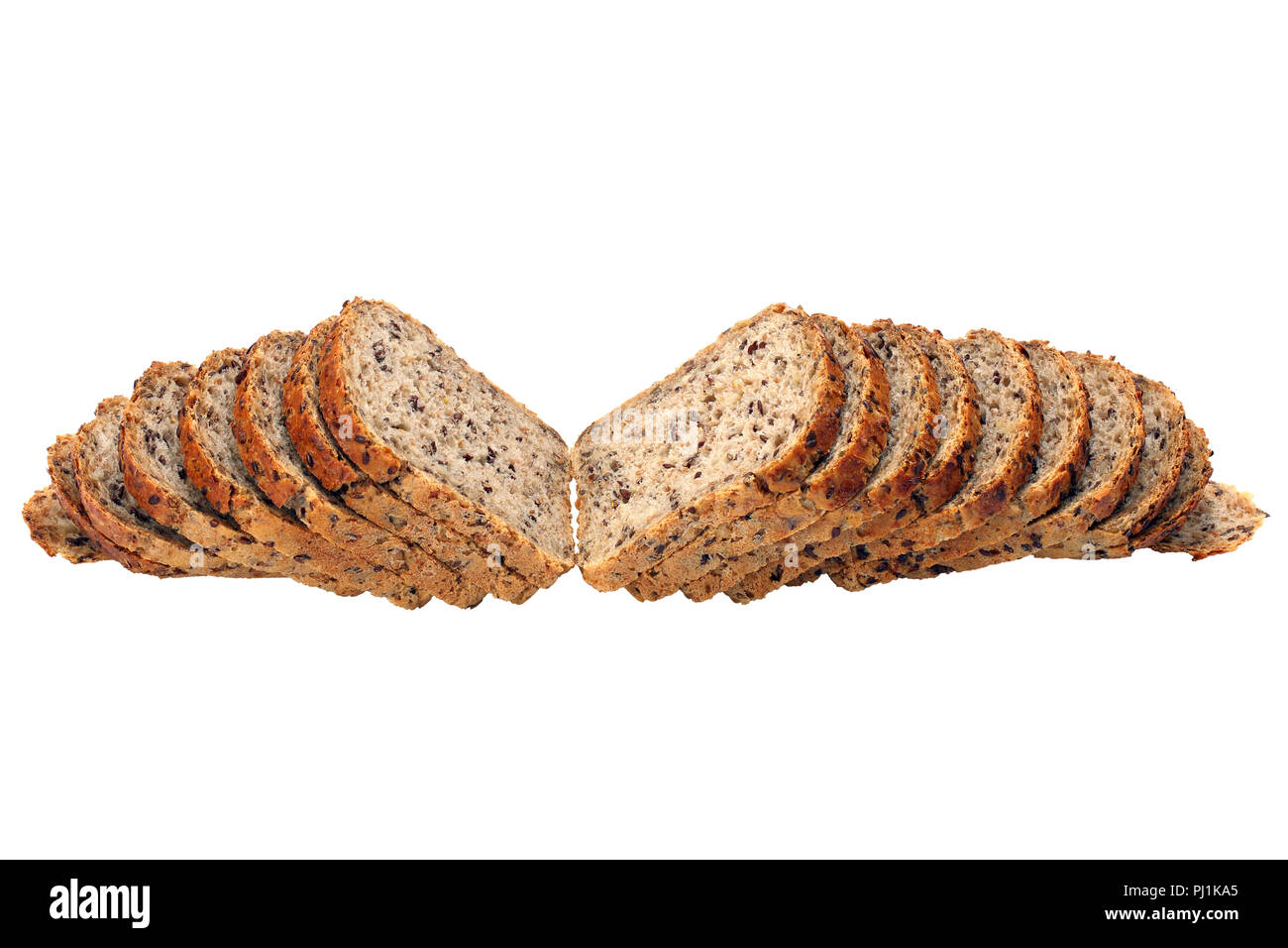 Fette di pane con grani interi isolati su sfondo bianco Foto Stock