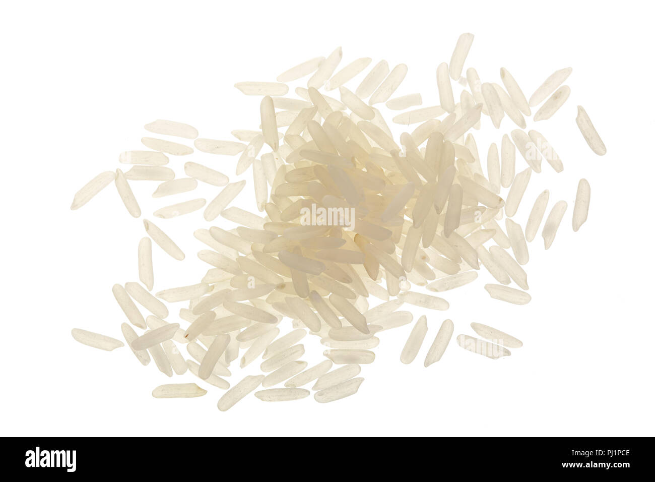 I chicchi di riso isolato su sfondo bianco. Vista dall'alto. Lay piatto. Foto Stock