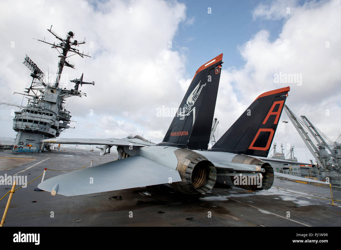 Grim Reaper tail art su Grumman F-14A Tomcat sul ponte della USS Hornet Museum, Alameda, California, Stati Uniti d'America Foto Stock