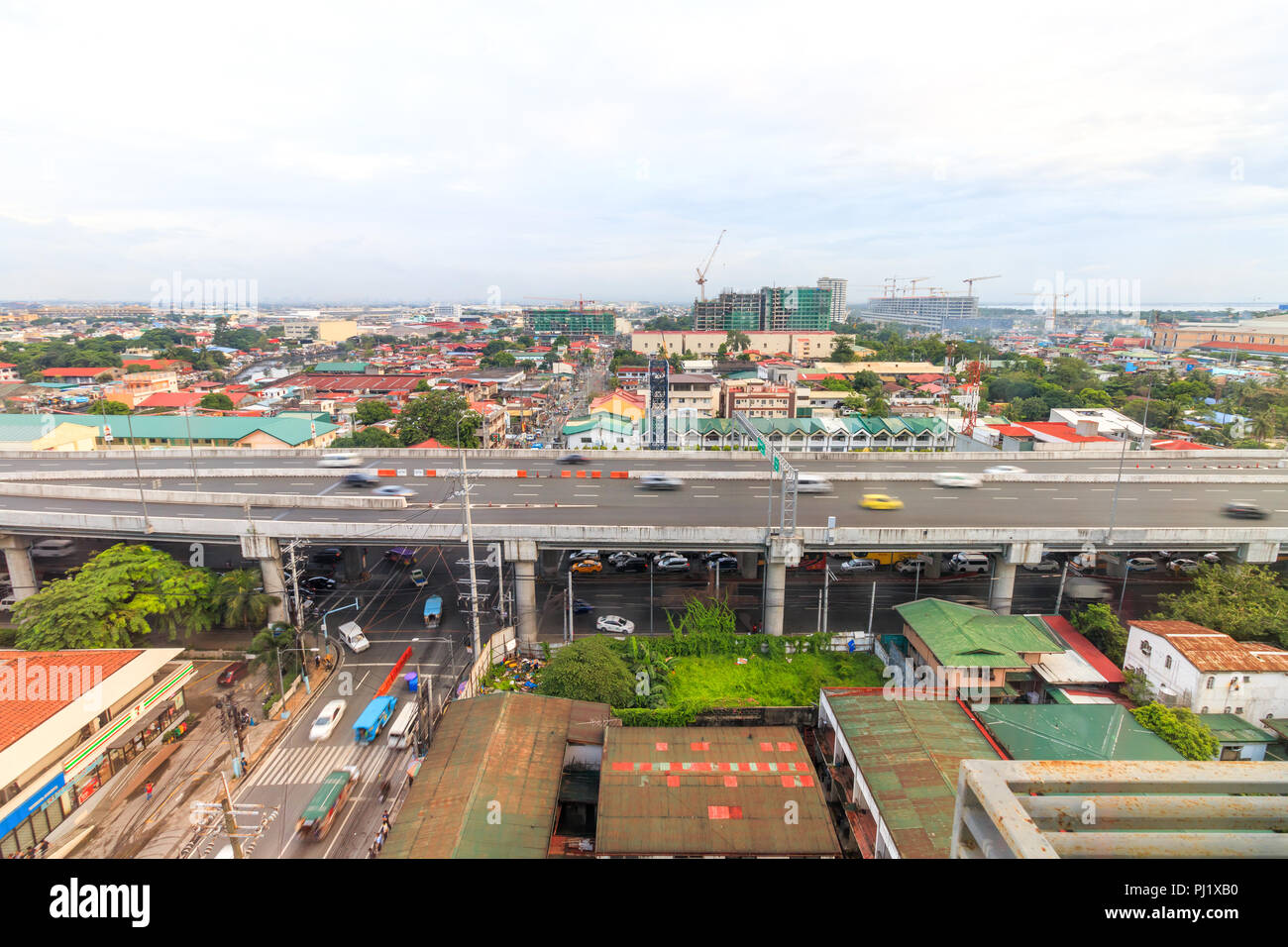 Parañaque, Metro Manila, Filippine - debitamente 27, 2018: vista dell'autostrada a Manila Foto Stock