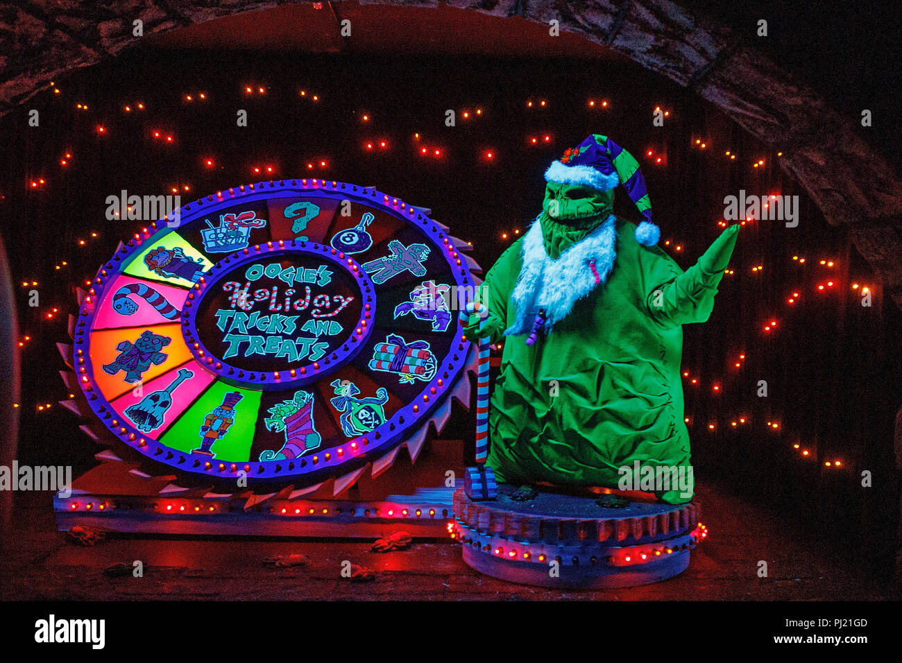 Display da Nightmare Before Christmas themed Haunted Mansion ride, Disneyland, Anaheim, California, Stati Uniti d'America Foto Stock