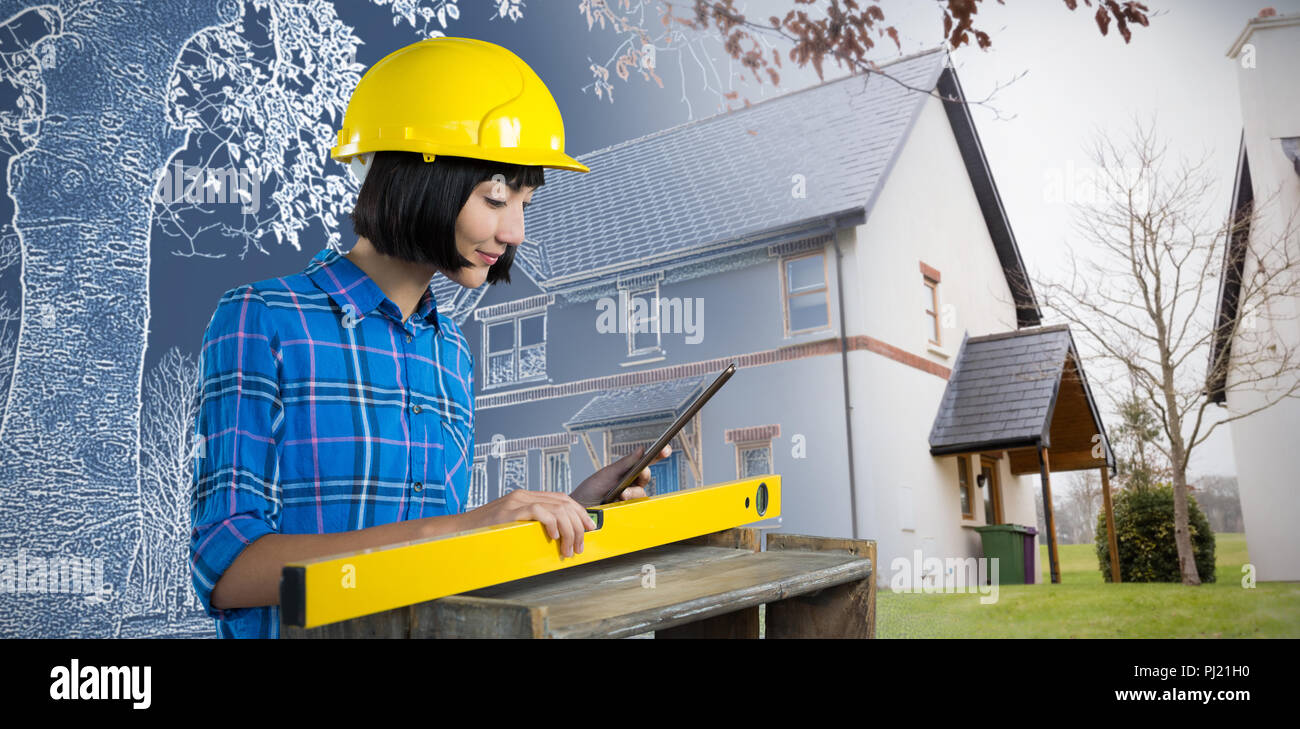 Immagine composita delle donne architetto di compensato di misurazione con scala di ingegnere Foto Stock