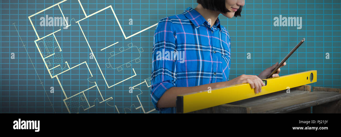 Immagine composita delle donne architetto di compensato di misurazione con scala di ingegnere Foto Stock