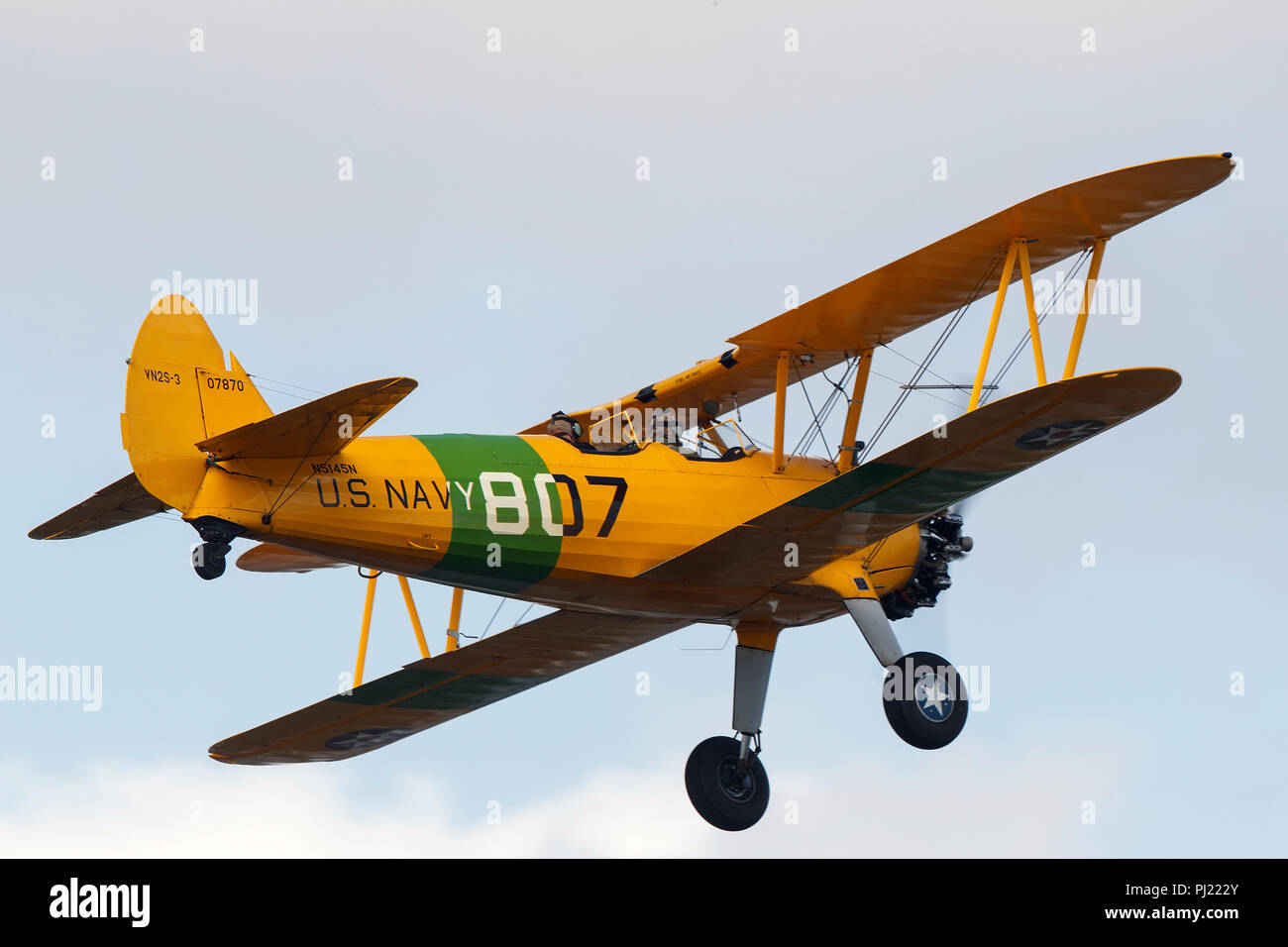 1943 Modello Boeing-Stearman 75 B75N1 (N5145N) sulla strategia in Palo Alto Aeroporto (KPAO), Palo Alto, California, Stati Uniti d'America Foto Stock
