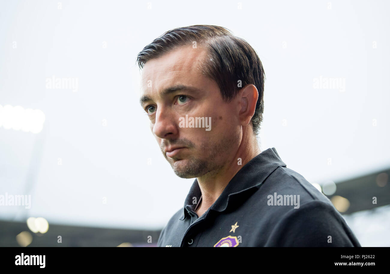 31. Agosto 2018: Ingolstadt, Audi-Sportpark: Soccer 2. Bundesliga, 4° giorno di gioco : FC Ingolstadt vs FC Erzgebirge Aue: Aue allenatore Daniel Meyer. (Nota: UTILIZZARE PER LA BILDFUNK SOLO DOPO IL RITORNO LINGUA) Foto: Thomas Eisenhuth/dpa-Zentralbild/ZB - AVVISO IMPORTANTE: DFL regolamenti vietano qualsiasi uso di fotografie come sequenze di immagini e/o quasi-video. Foto Stock