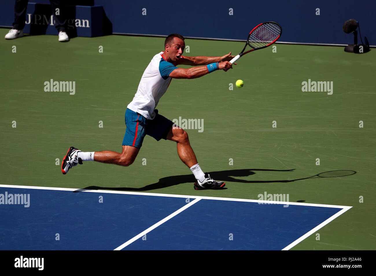 Flushing Meadows, New York - 3 Settembre 2018: US Open Tennis: Philipp KOHLSCHREIBER: risultati nei della Germania in azione contro Kei Nihsikori del Giappone durante il loro quarto round corrisponde a US Open a Flushing Meadows, New York. Credito: Adam Stoltman/Alamy Live News Foto Stock