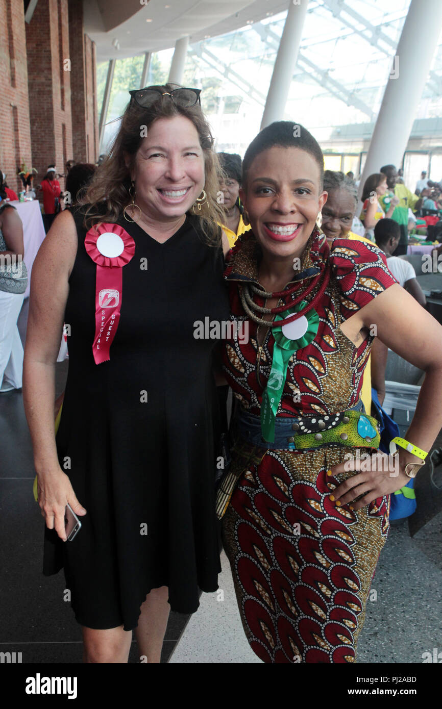 Brooklyn, New York, Stati Uniti d'America. 3 Sep, 2018. (L-R) Anne Pastenek, Shelby bianco e Leon Levy Direttore del Museo di Brooklyn e New York City membro del Consiglio Laurie Cumbo frequentare la cinquantunesima annuale di West Indian Day Parade, che celebra tutte le cose grandi e buone entro i Caraibi comunità americana e tenuto lungo Brooklyn orientale Parkway su Sepetmber 3, 2018 in Brooklyn, New York. Credito: Mpi43/media/punzone Alamy Live News Foto Stock