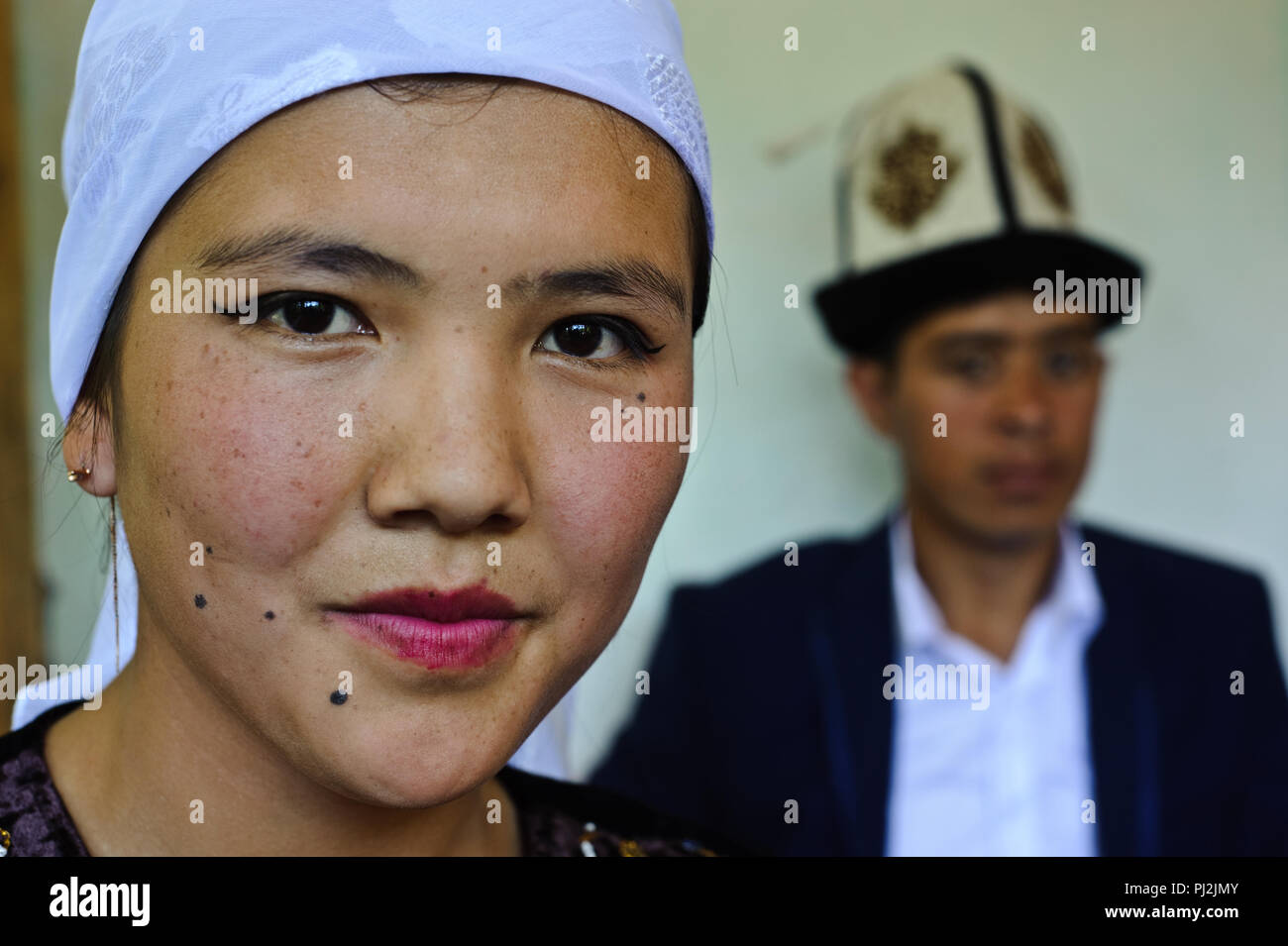 Sposa rapimento : giovane donna che è stata rapita quando aveva soltanto dal suo marito ora ( Kirghizistan). Foto Stock