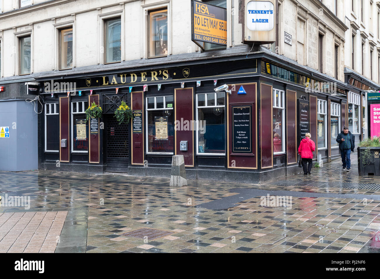 Lauders Bar in Sauchiehall Street Glasgow. Questo famoso bar chiuso il 22 marzo 2018 dopo un incendio strappato attraverso la vicina Victorias nightclub Foto Stock