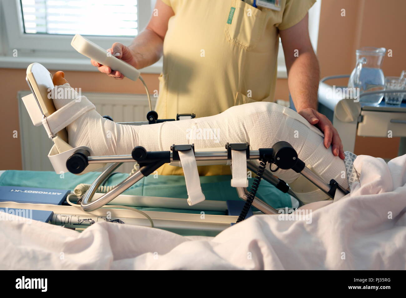Riabilitazione, paziente, stanza di ospedale, reparto di chirurgia, servizio sanitario, ospedale Foto Stock
