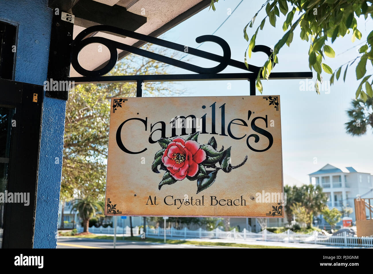 Esterno Esterno pubblicità segno per Camille Ristorante e bar a Crystal Beach in Destin Florida, Stati Uniti d'America. Foto Stock