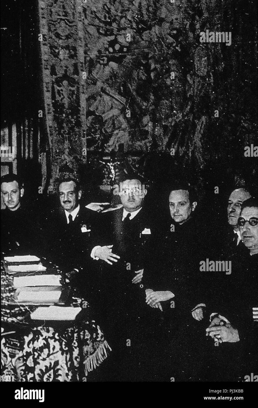 Il PRIMER GOBIERNO DE LA ESPAÑA NACIONAL CONSTITUIDO EN BURGOS el 30 de enero de 1938, PRESIDIDO POR Francisco Franco. Foto Stock
