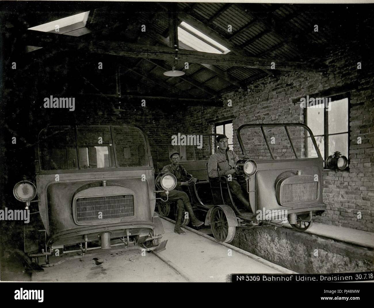 Bahnhof Udine. Draisinen 30.7.18. Foto Stock