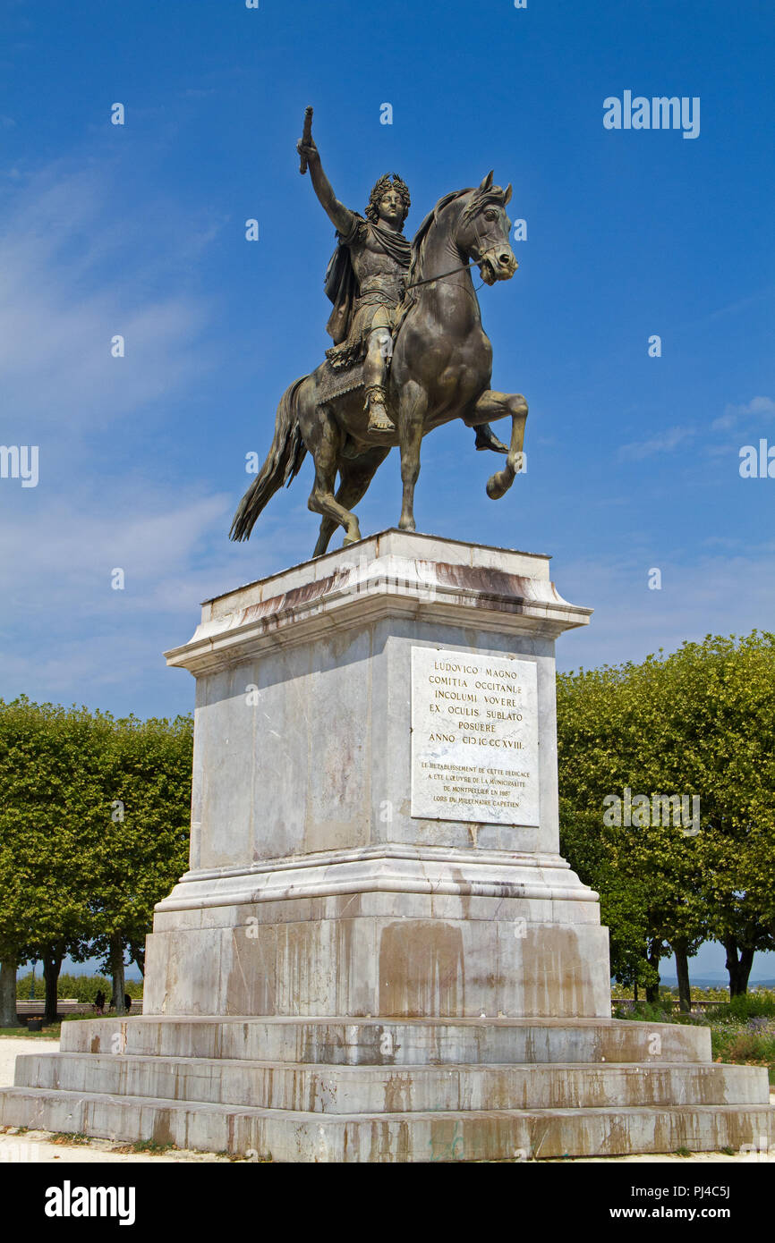 Statua di re Luigi XIV a cavallo sulla Promenade du Peyrou a Montpellier, Francia Foto Stock