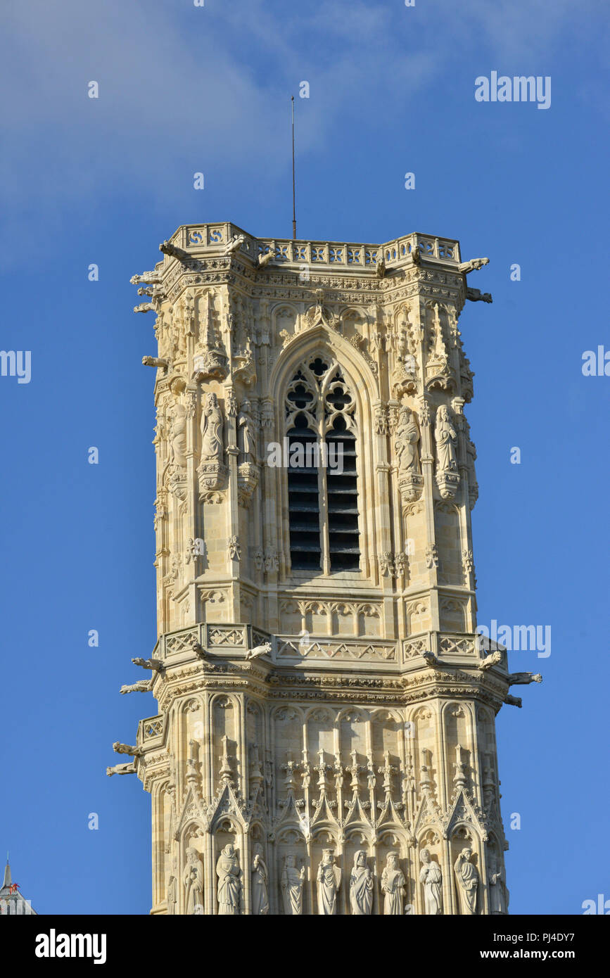 Nevers (Borgogna, centro-est della Francia). La Cattedrale di San Cyricus e Santa Giulitta di Nevers ha la particolarità di possedere due absidi wi Foto Stock