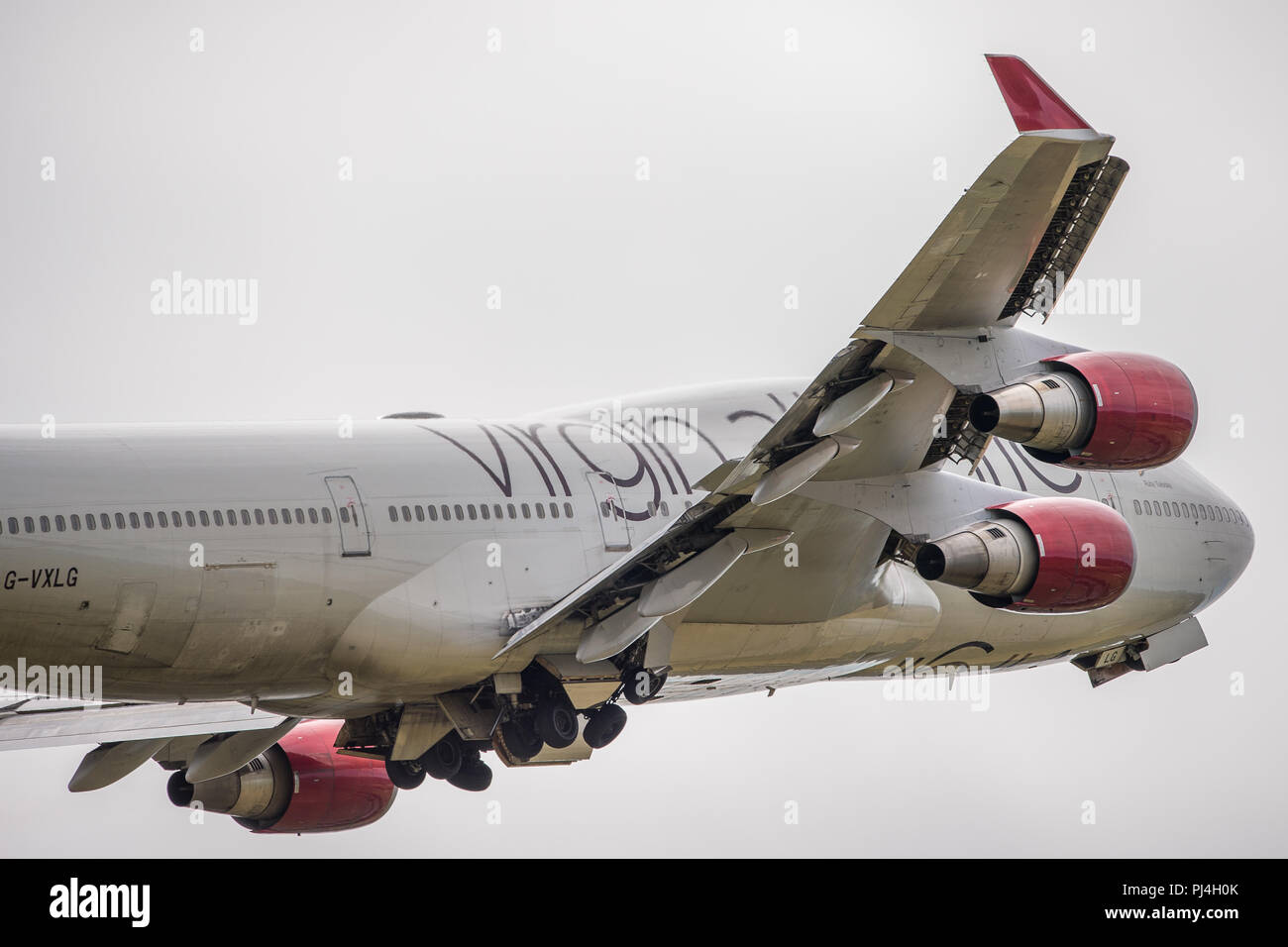 Virgin Atlantic jumbo jet (Boeing 747-400) visto uscire dall'Aeroporto Internazionale di Glasgow, Renfrewshire, Scozia - 5 giugno 2018 Foto Stock