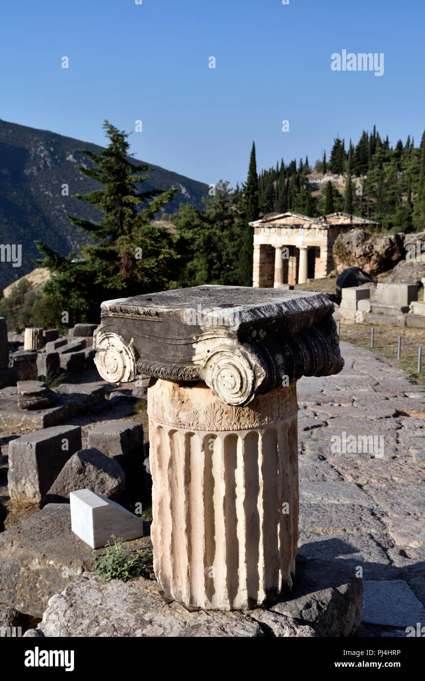 Capitale di una colonna a Delfi, Grecia centrale Foto Stock