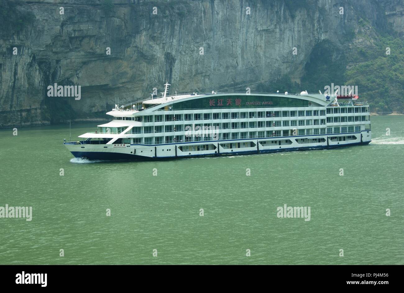 La nave di crociera Yangtze Angel sul Fiume Yangtze, Cina Foto Stock