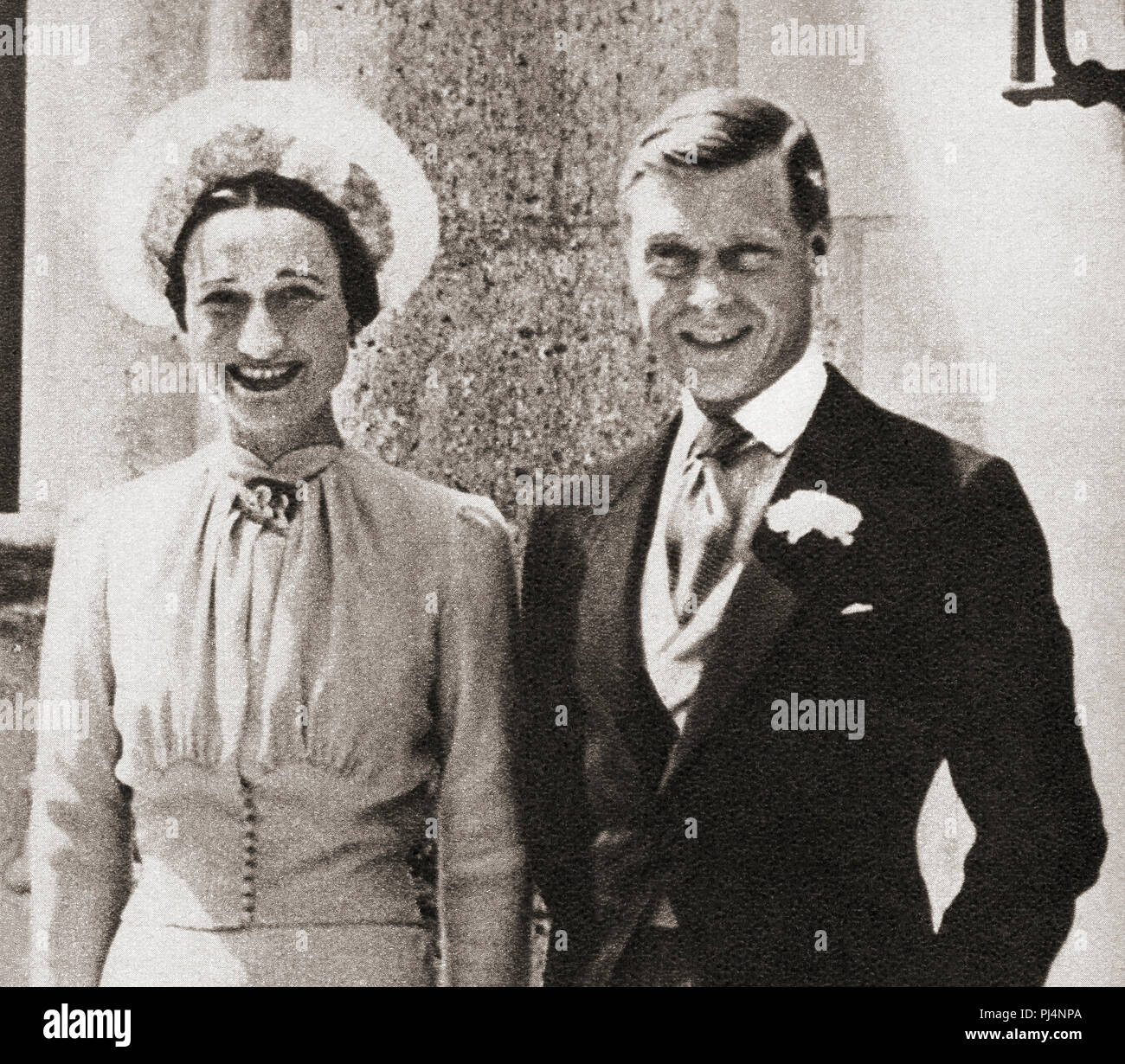 Il Duca e la Duchessa di Windsor, visto qui dopo il loro matrimonio nel 1937. Edward, duca di Windsor, ex re Edward VIII, 1894 - 1972. Wallis Simpson, duchessa di Windsor, nato Bessie Wallis Warfield, 1896 - 1986. American socialite. Da questi straordinari anni, pubblicato in 1938. Foto Stock