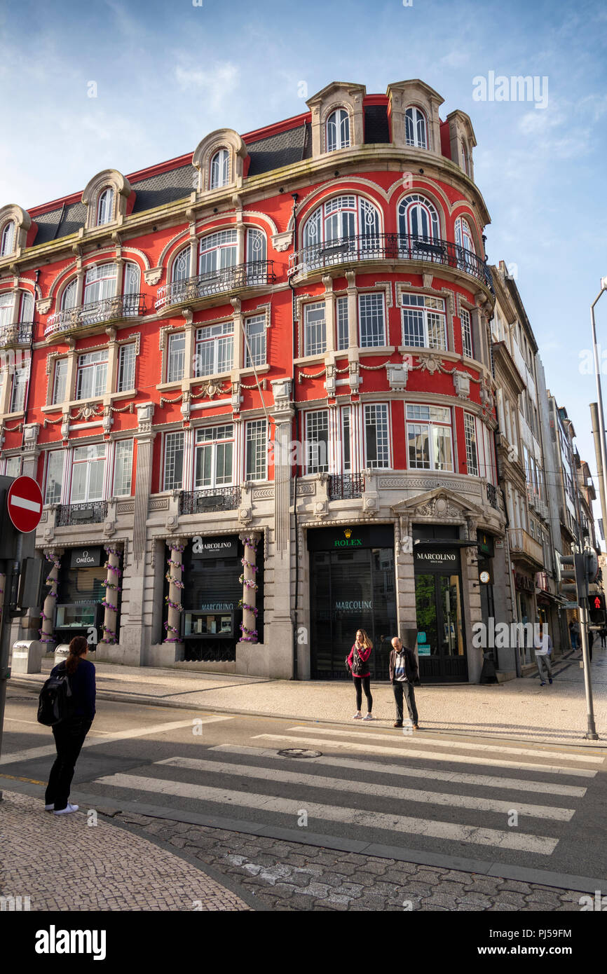 Il Portogallo, Porto, Rua de Passos Manuel, Marcolino, sistemazione di gioielleria e negozio di orologi su un angolo di Rua de Santa Catarina Foto Stock