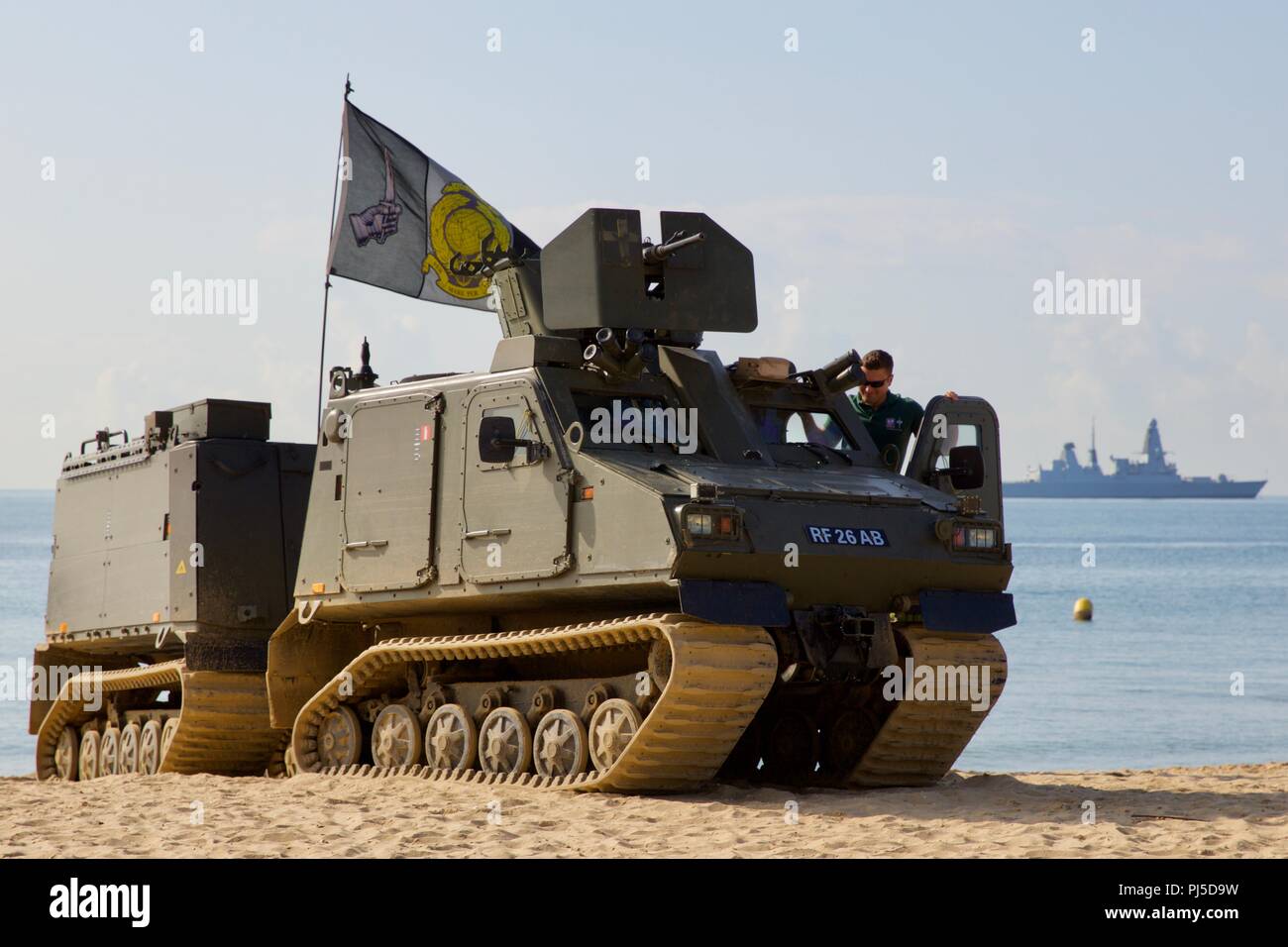 Bv206S blindato cingolato trasporto di personale prendendo parte al 2018 Bournemouth Air Festival Foto Stock
