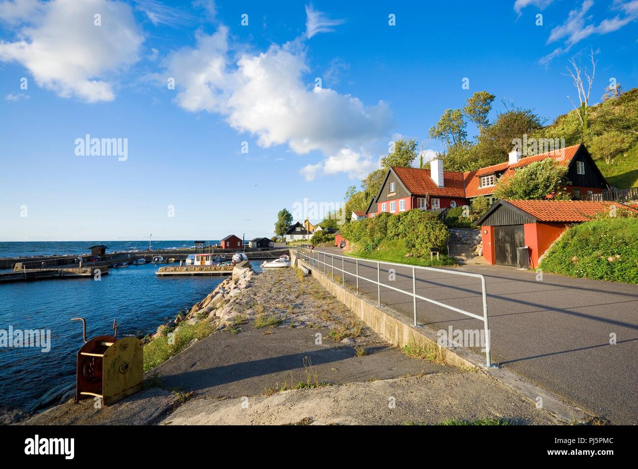 Vista del borgo di finitura sulla costa occidentale dell isola di Bornholm - Teglkas, Danimarca Foto Stock