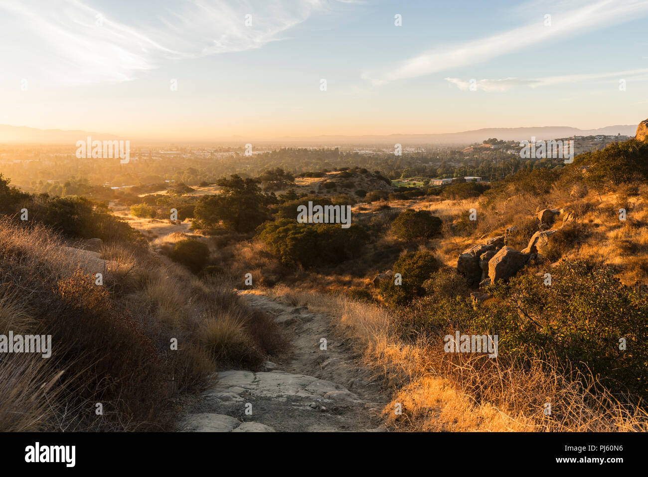 Golden dawn luce a Santa Susana Pass State Historic Park a Los Angeles, California. Foto Stock