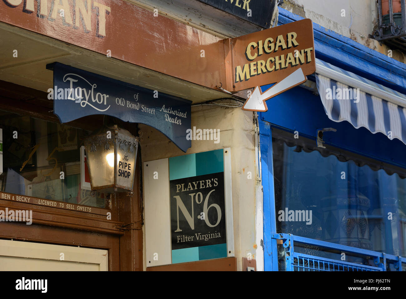 Sigaro tradizionale Merchant, Hastings Old Town, East Sussex, England, Regno Unito Foto Stock