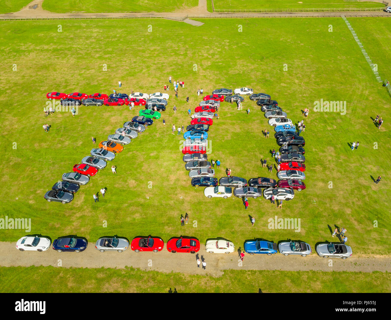 Celebrando 70 anni di Porsche, alla gara di Brands Hatch circuito, Kent, Regno Unito Foto Stock