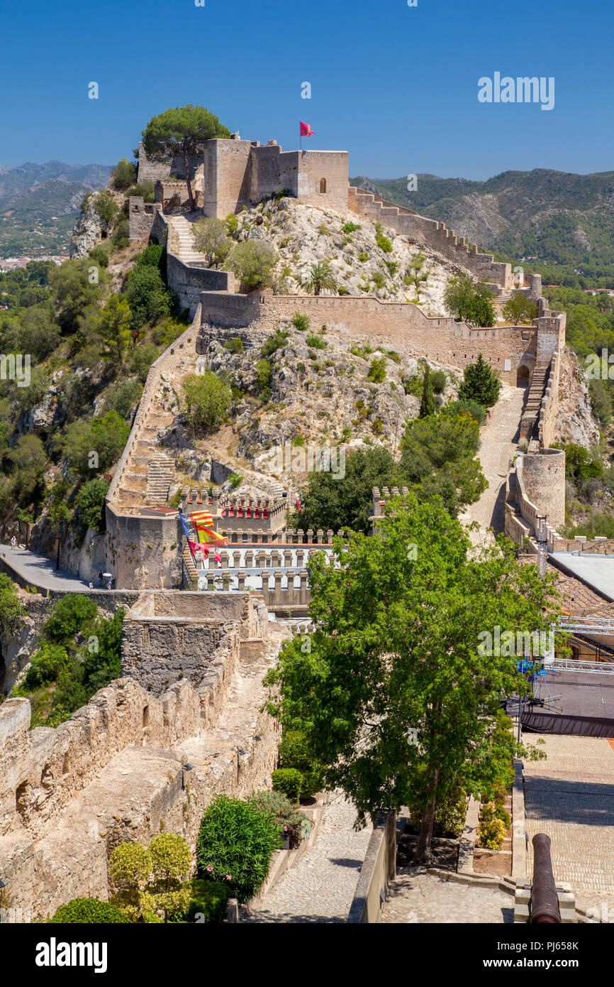 Castello di Xàtiva sulla cima di una collina che si affaccia sulla città, Comunità Valenciana, Spagna Foto Stock