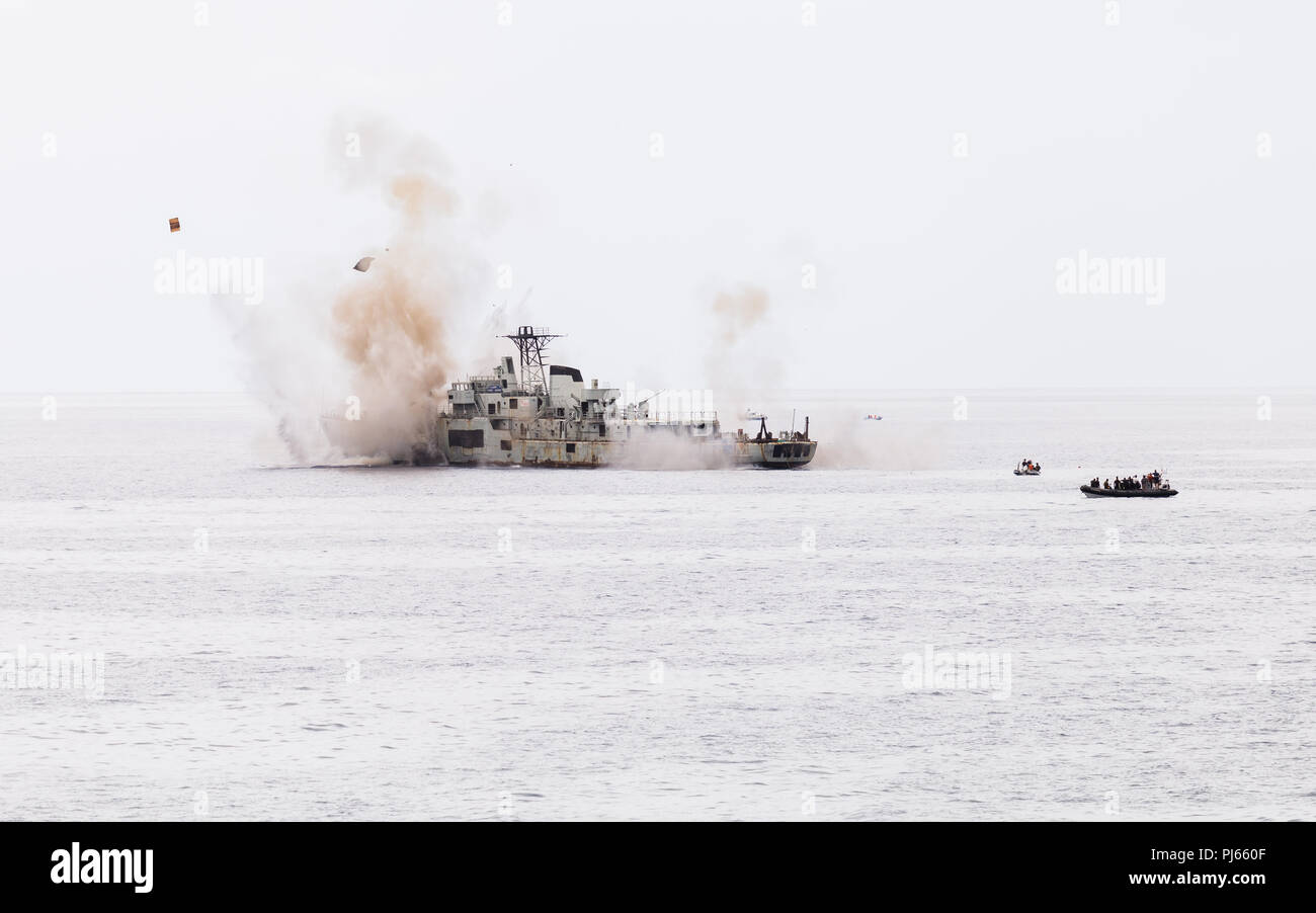 L'Isola di Madeira, Portogallo. 04 settembre del 2018, Camara de Lobos: portoghese "Afonso Cerqueira' fregata per essere affondato nel "Parque Marinho do Cabo Girao', l'isola di Madeira, Portogallo. Credito: Cícero Castro/Alamy Live News Foto Stock