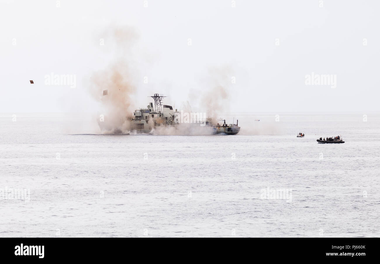 L'Isola di Madeira, Portogallo. 04 settembre del 2018, Camara de Lobos: portoghese "Afonso Cerqueira' fregata per essere affondato nel "Parque Marinho do Cabo Girao', l'isola di Madeira, Portogallo. Credito: Cícero Castro/Alamy Live News Foto Stock