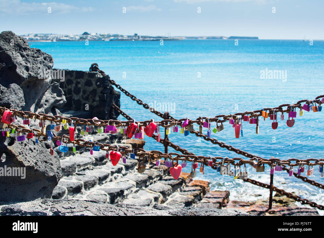 Amore si blocca in Playa Dorada Beach in Playa Blanca, Lanzarote, Isole Canarie Foto Stock