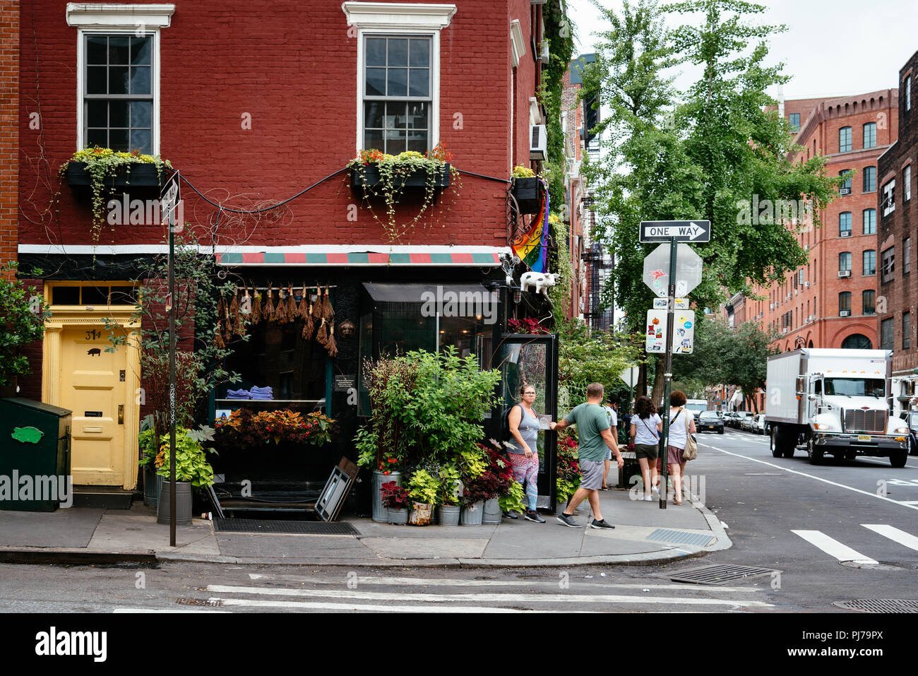 La città di New York, Stati Uniti d'America - 22 Giugno 2018: fioraio colorato in Greenwich Village Foto Stock