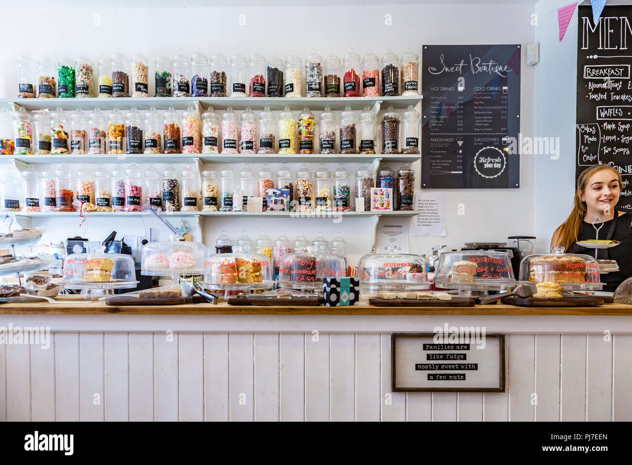 Sweet Boutique, Southam una piccola città mercato e parrocchia civile nel distretto di Stratford-on-Avon, Warwickshire, Inghilterra Foto Stock