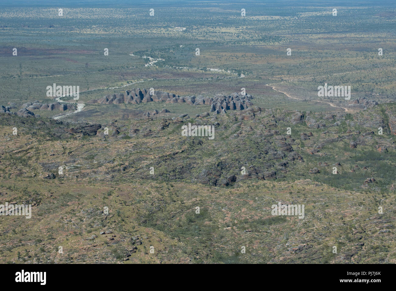 Australia, Western Australia Kimberley. Vista aerea dei Bungle Bungle Range, Parco Nazionale di Purmululu. UNESCO - Sito Patrimonio dell'umanità. Foto Stock