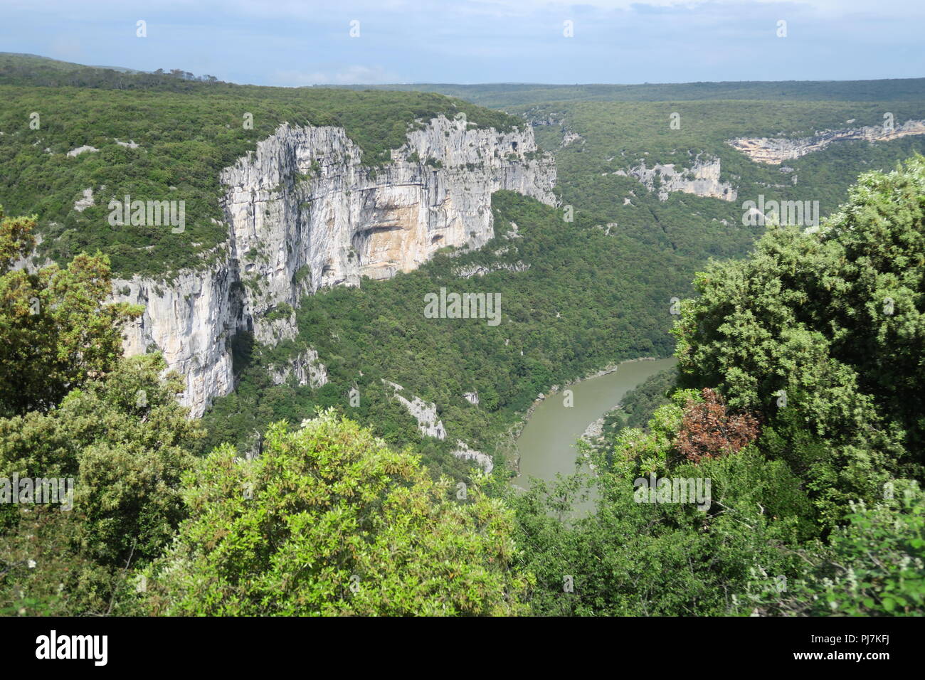 Splendidi paesaggi di torrenti di montagna,fiumi e rocce , a sud della Francia Foto Stock