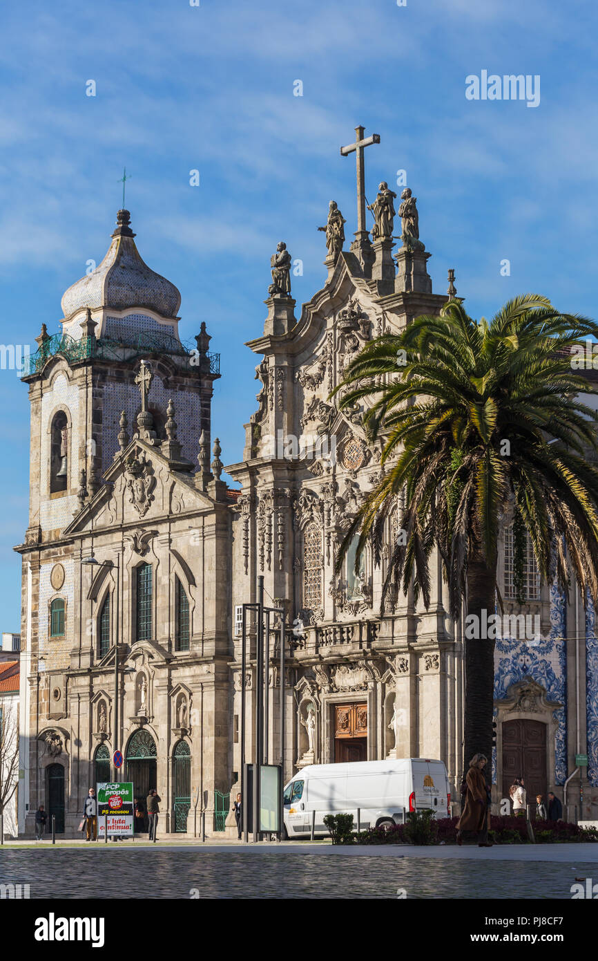 Porto, Porugal - 15 Gennaio 2018: la chiesa Igreja do Carmo dos Carmelitas nella Ribeira - la città vecchia di Porto, Porugal Foto Stock