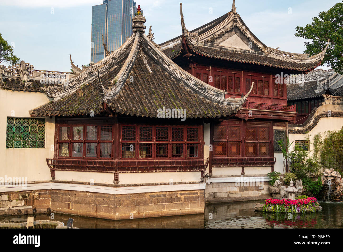 Popolare famosa località turistica di Il Giardino di Yuyuan vecchia Shanghai, Cina Foto Stock
