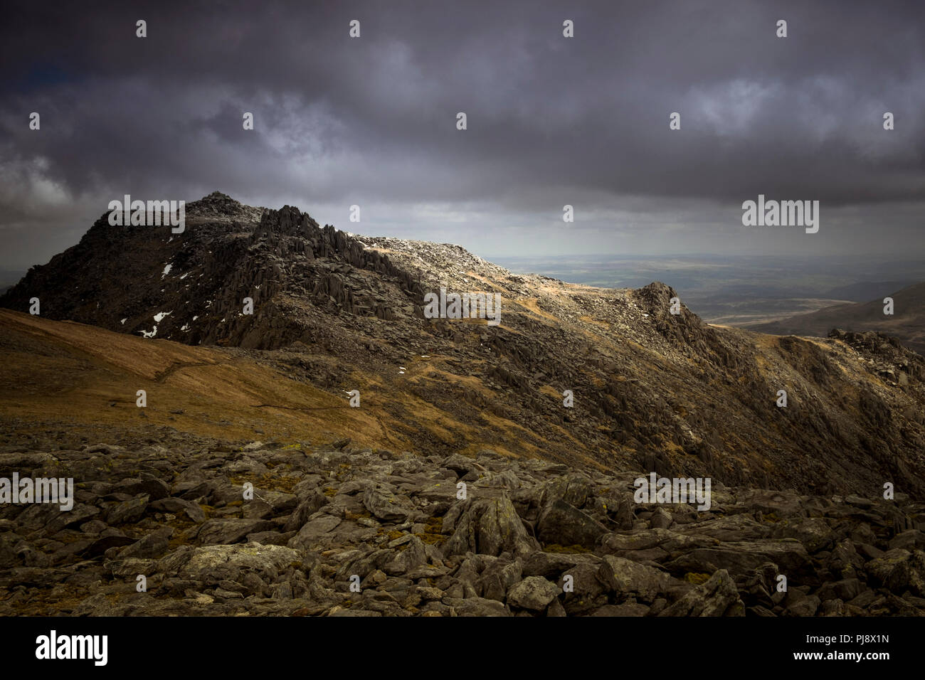 Guardando ad est verso Glyder Fach e Castello di venti, Glydderau, Snowdonia, il Galles del Nord Foto Stock