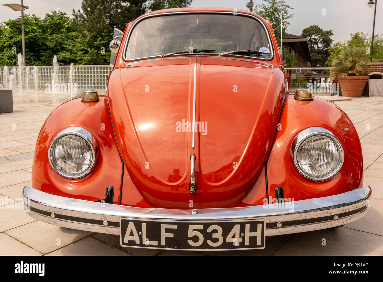 Un 1969 VW Beetle - 1285CC, sul display alla confettura di prugne 2018 - Horsham, West Sussex, Regno Unito. Foto Stock