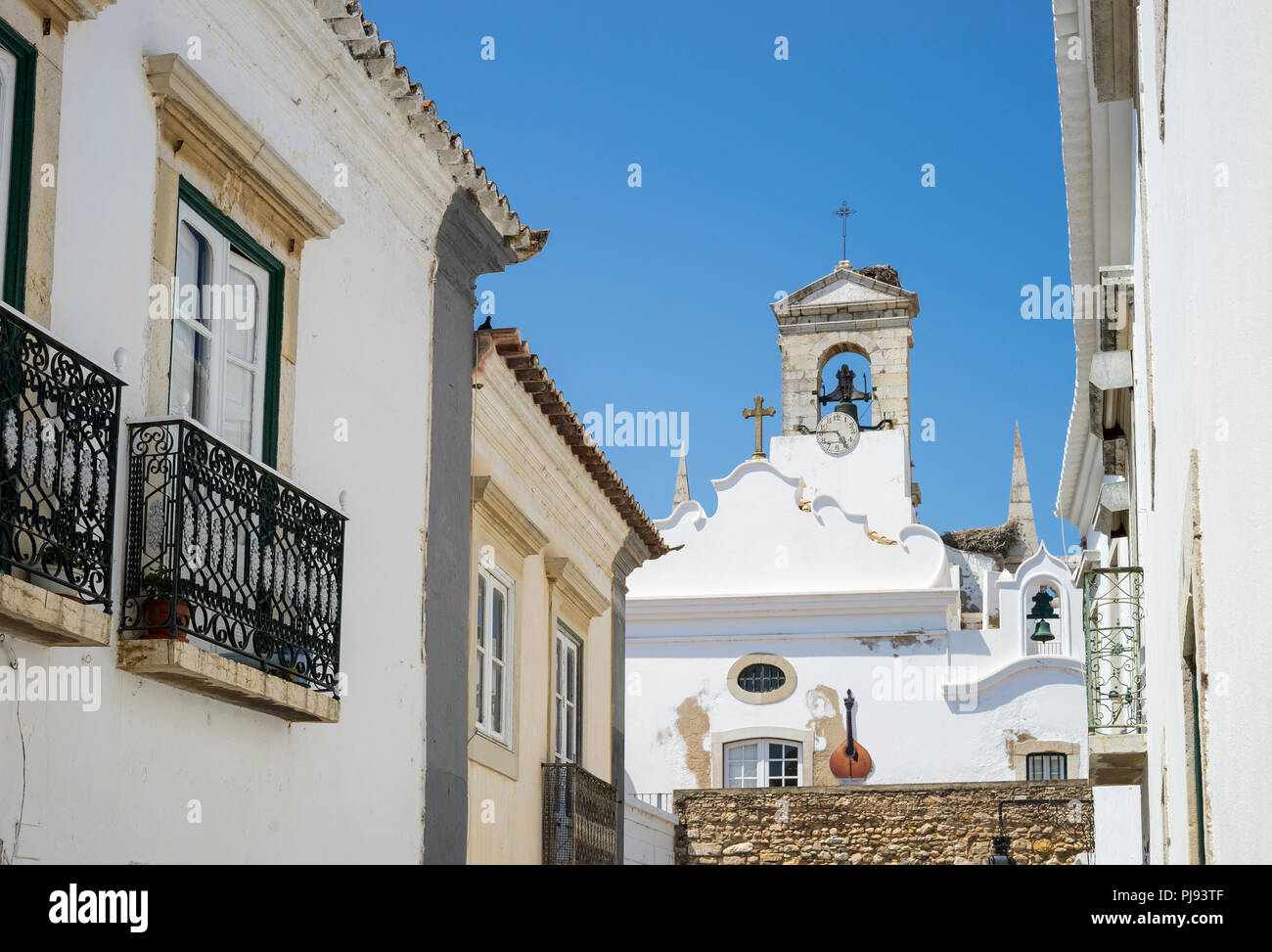 Arco da Vila che porta nel centro storico di Faro, Algarve, PORTOGALLO Foto Stock