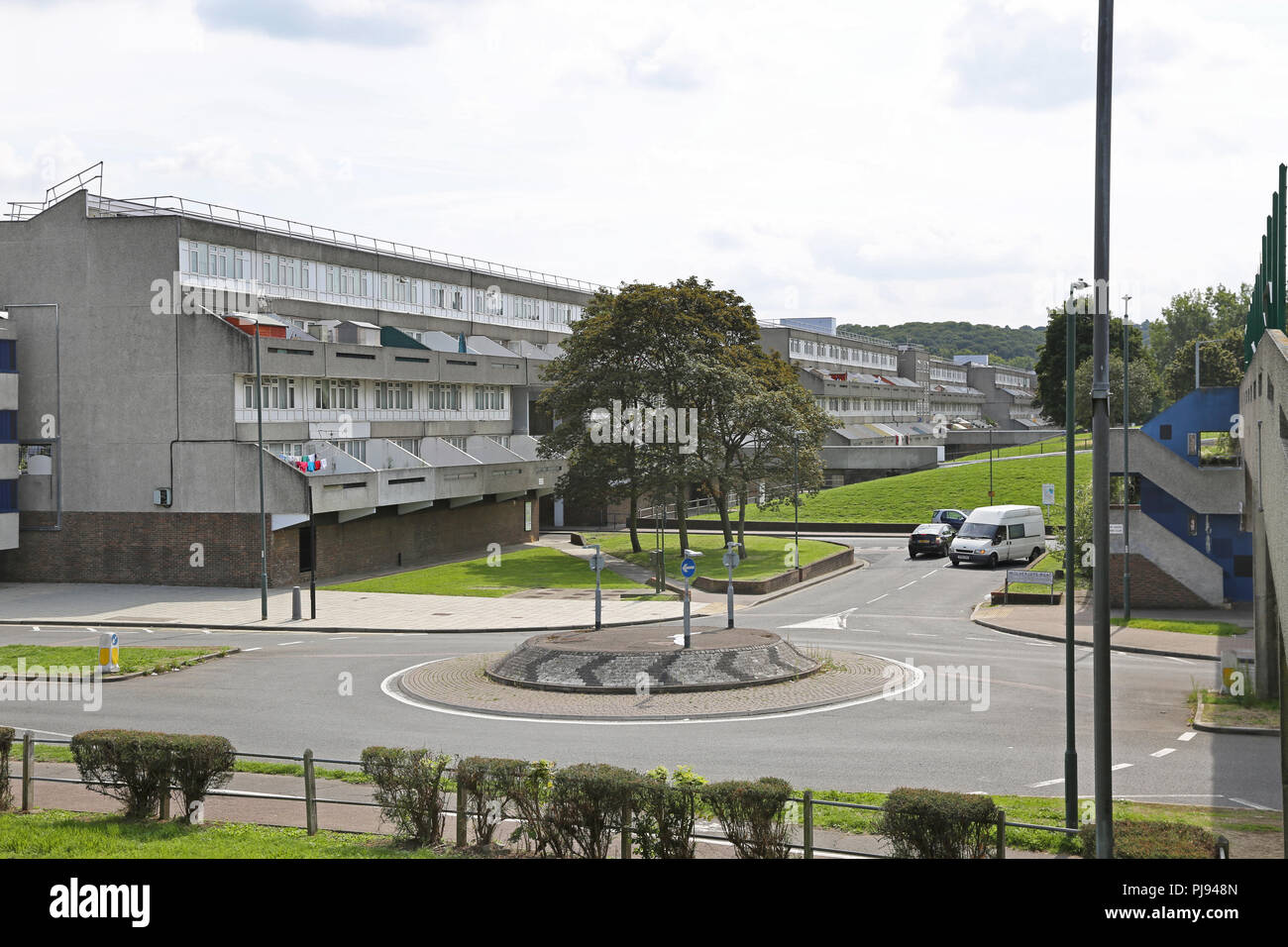 Bassi caseggiati a Thamesmead, sud-est di Londra, il famoso degli anni sessanta alloggi sociali progetto sviluppato dalla maggior consiglio di Londra Foto Stock