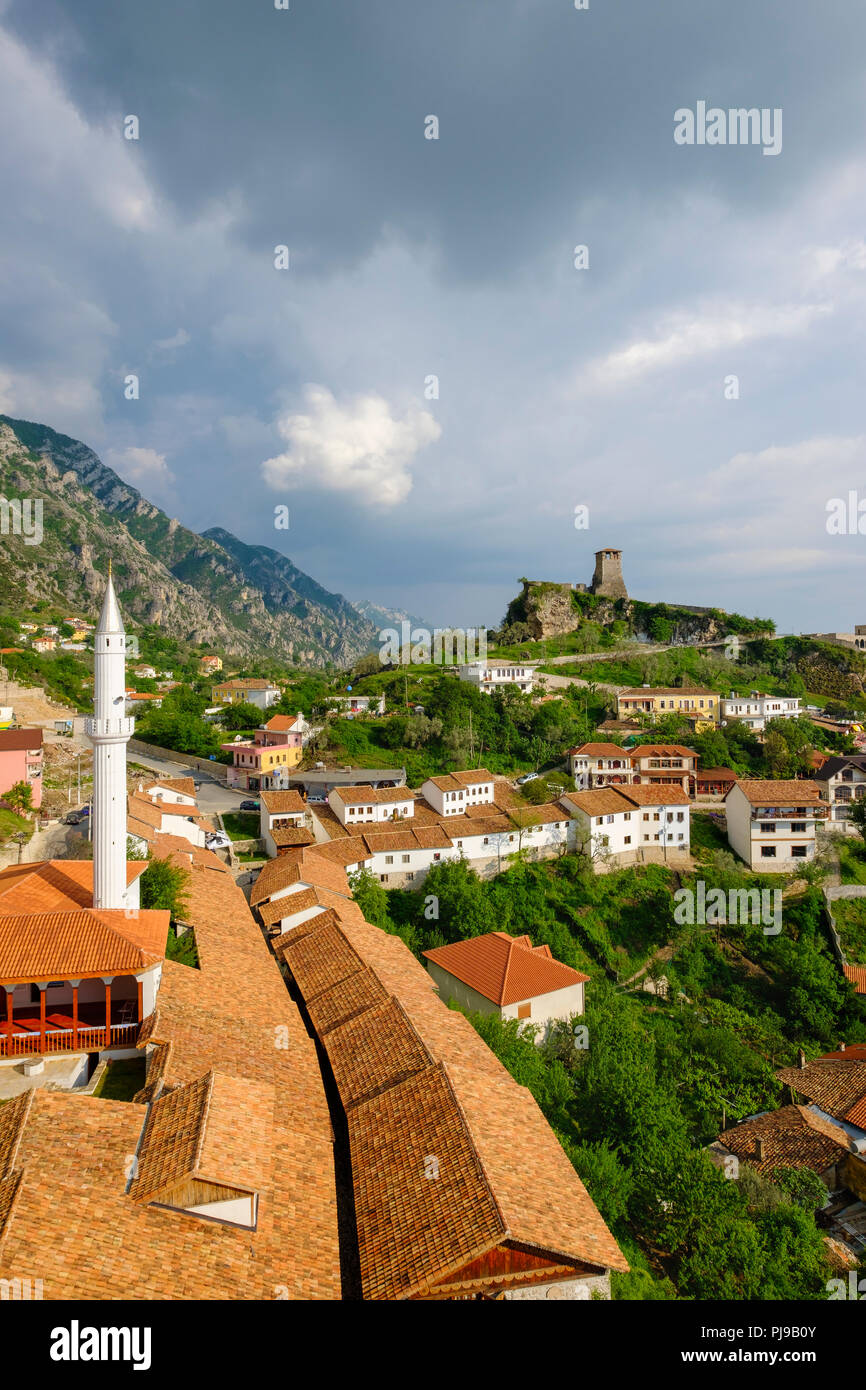 Bazaar Street, Bazaar (Moschea Xhamia e Pazarit) e fortezza, Kruja, Krujë, Durres Qar, Durazzo, Albania Foto Stock