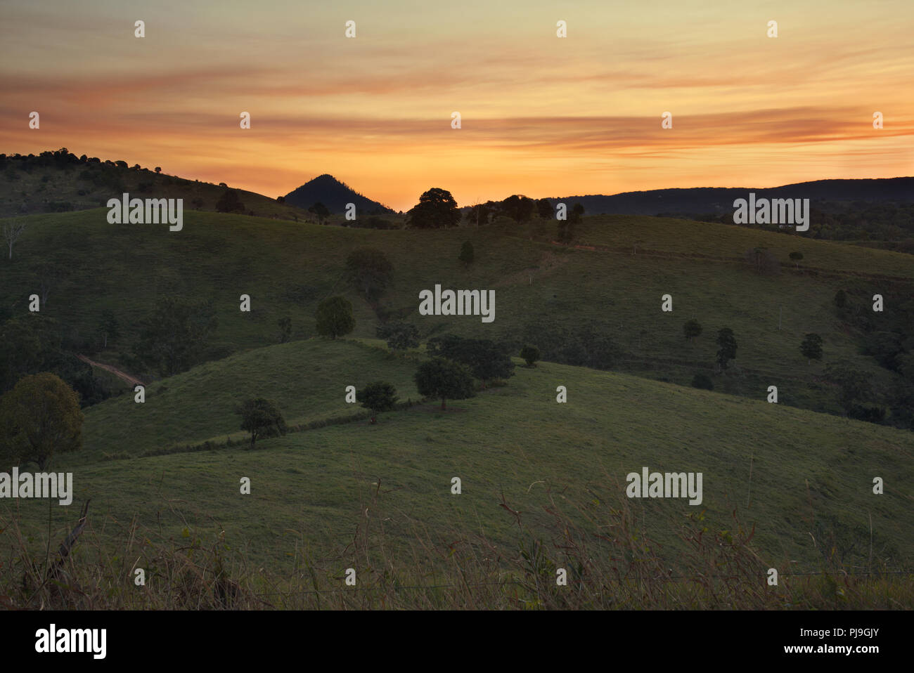 Tramonto sul Noosa Hinterland Foto Stock