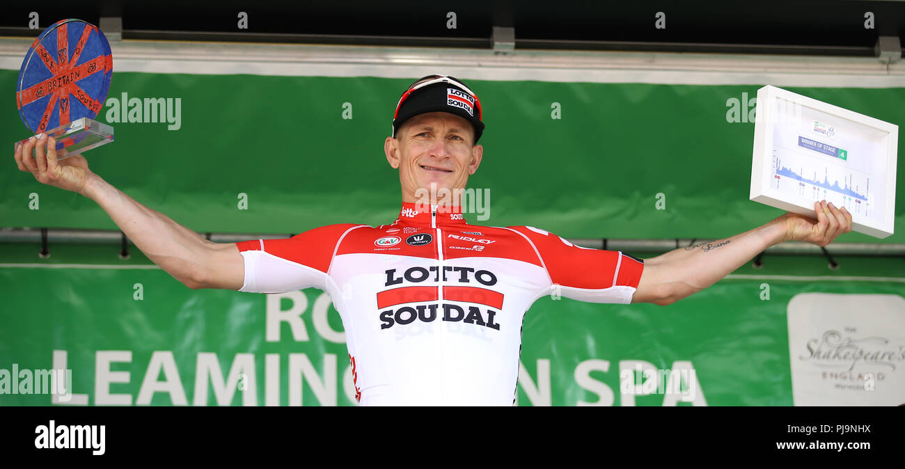 Il team del Lotto-Soudal Andre Greipel festeggia conquistando la quarta fase dell'Ovo Energy Tour della Gran Bretagna 2018 da Nuneaton al Royal Lemington Spa. Foto Stock